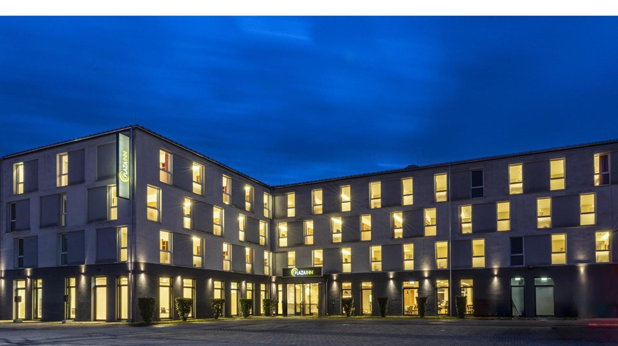 Plaza - Muenchen Hotel