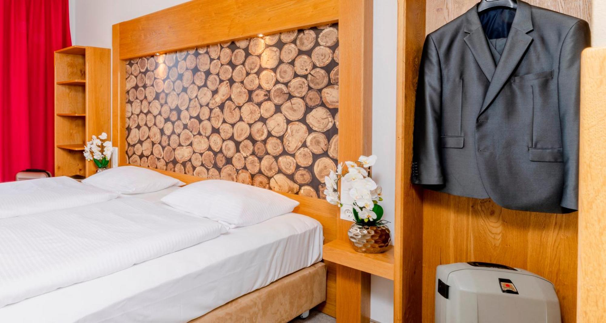 Plaza - Muenchen Hotel 3*