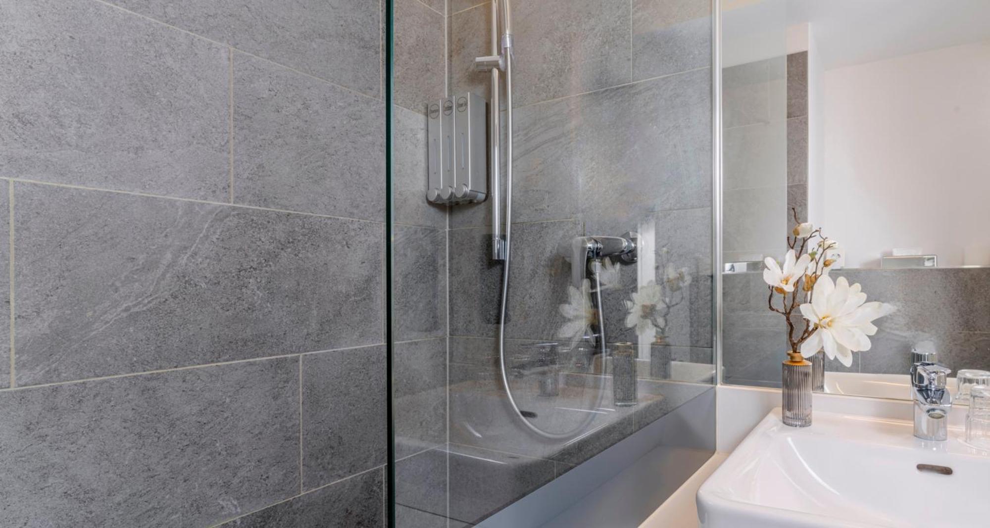 Atomis Munich Hotel 3*